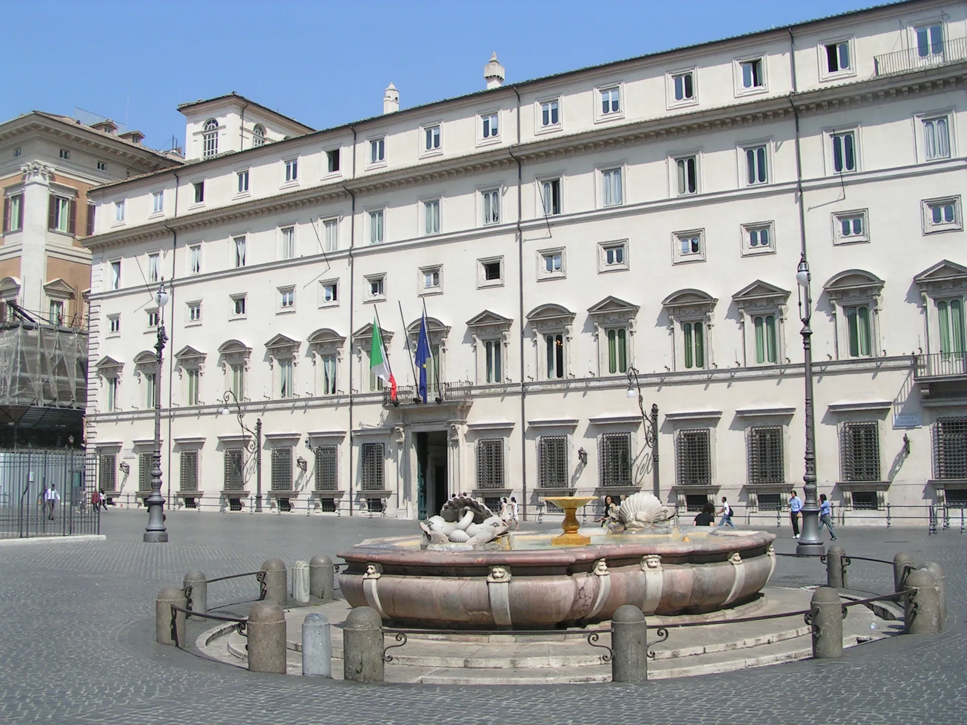Ultim'ora, bagarre in aula: salta la proroga del Decreto Crescita!