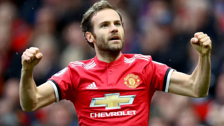 Manchester United, Mata rinnova fino al 2021