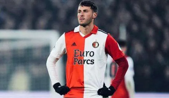 Milan, Gimenez vuole andare via: avvisato il Feyenoord | Le mosse della Pimenta