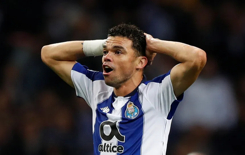 Porto: Pepe rinnova!