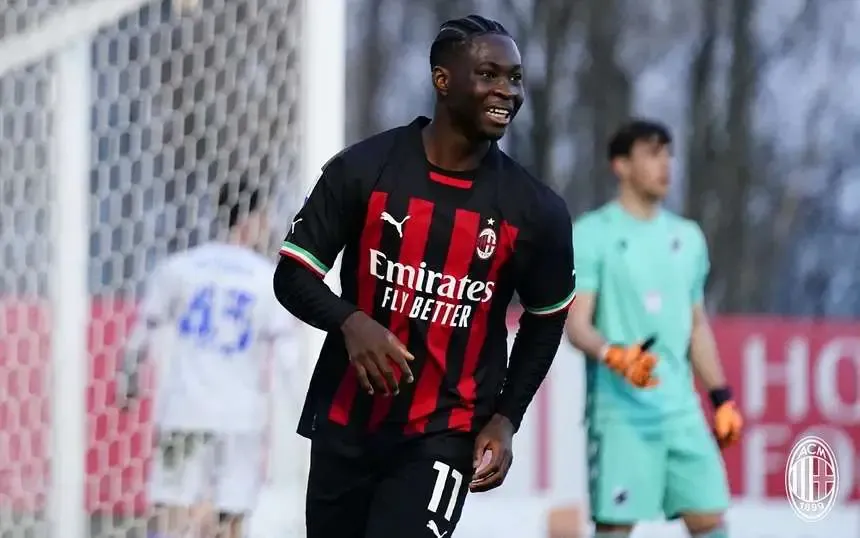 Milan, il comunicato del club: Chaka Traore rinnova e si candida a vice Leao