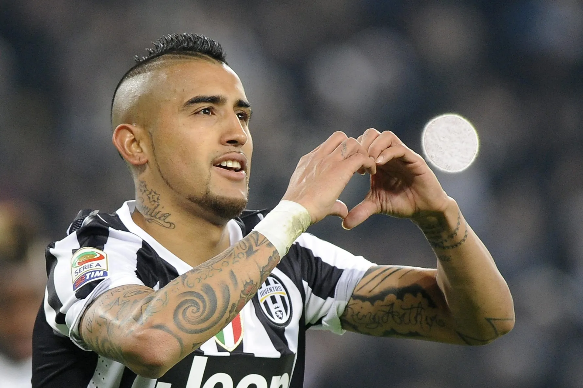Calciomercato Juve, Pirlo e Buffon vogliono riportare Vidal in bianconero?