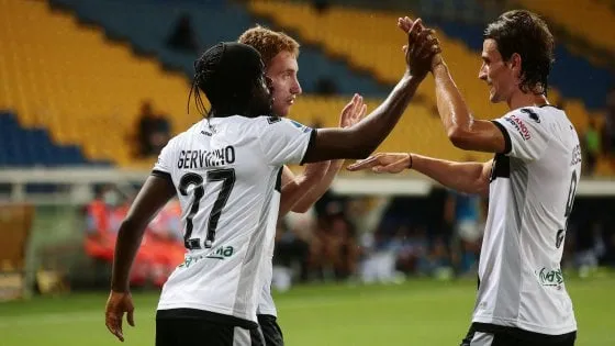Parma-Napoli 2-1: la salvezza degli emiliani passa dai rigori
