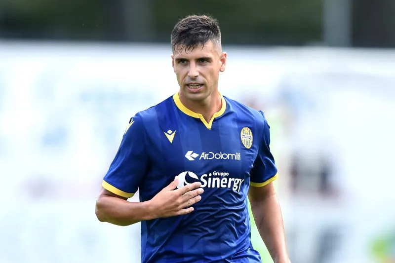 Verona, Miguel Veloso ha rinnovato