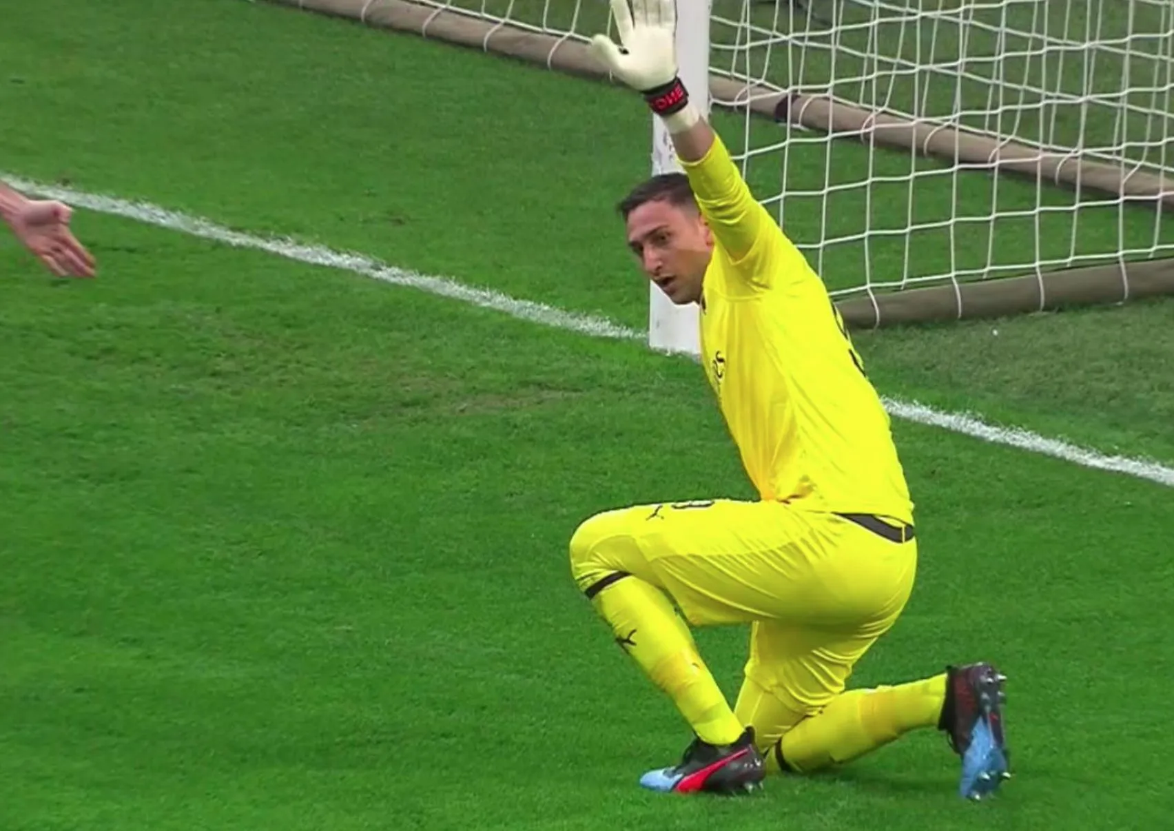 Milan: si ferma Donnarumma