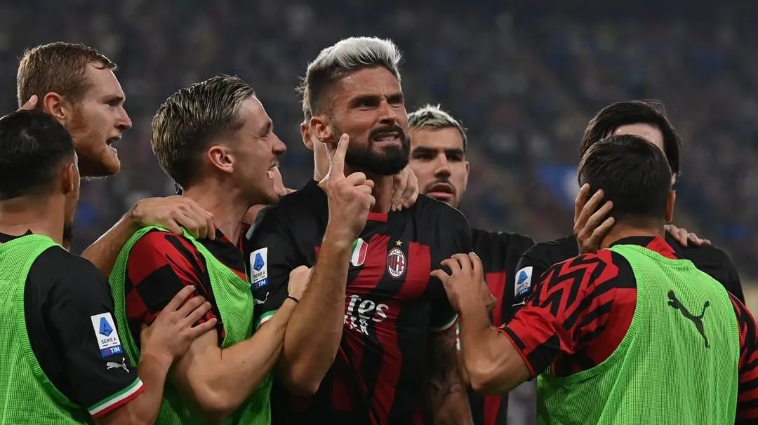 Milan-Giroud, incontro in corso per il rinnovo