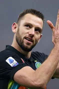 Attenta Inter: dalla Spagna vogliono De Vrij