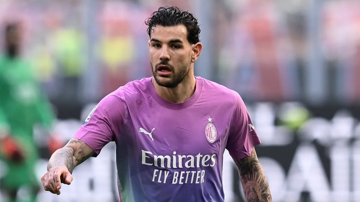Milan, disposti a trattare per Theo Hernandez: incontro con il Bayern Monaco