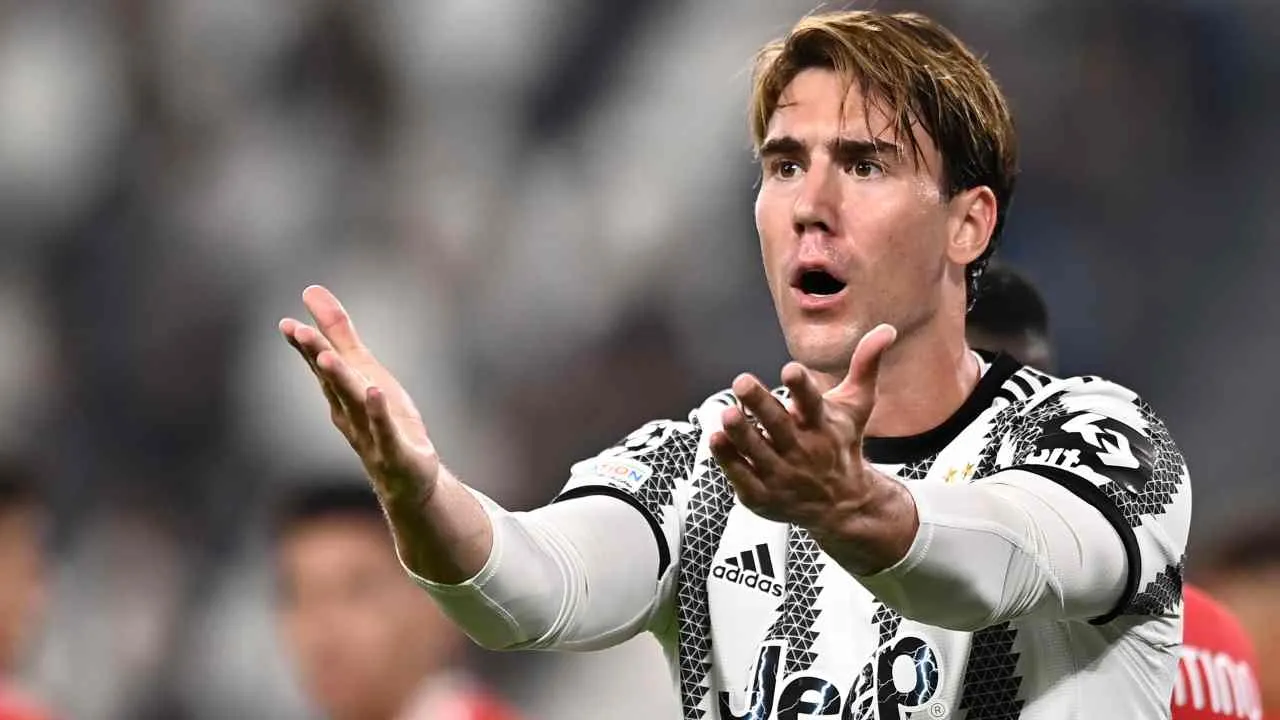 Milan, occhi puntati sulla Juventus: clamorosa indiscrezione Vlahovic