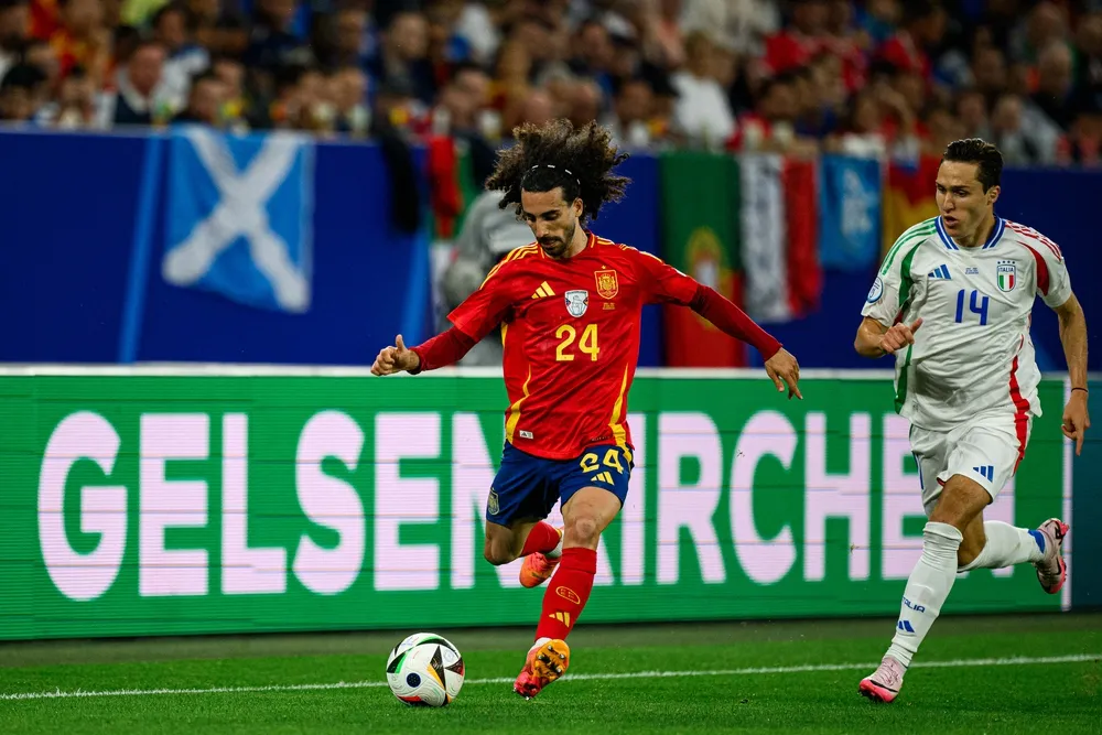 Cucurella sulla mano contro la Germania: "Quando perdi cerchi qualcosa per lamentarti"