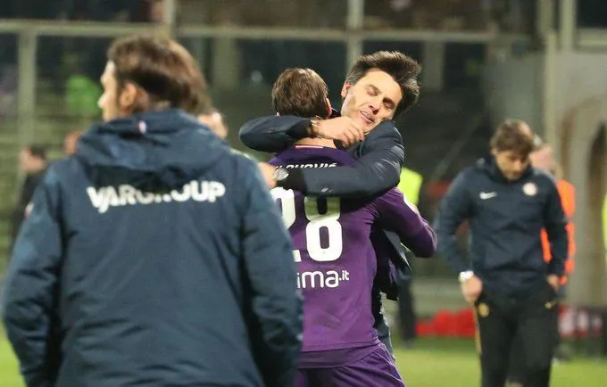 Vlahovic-gol salva la Fiorentina e Montella!
