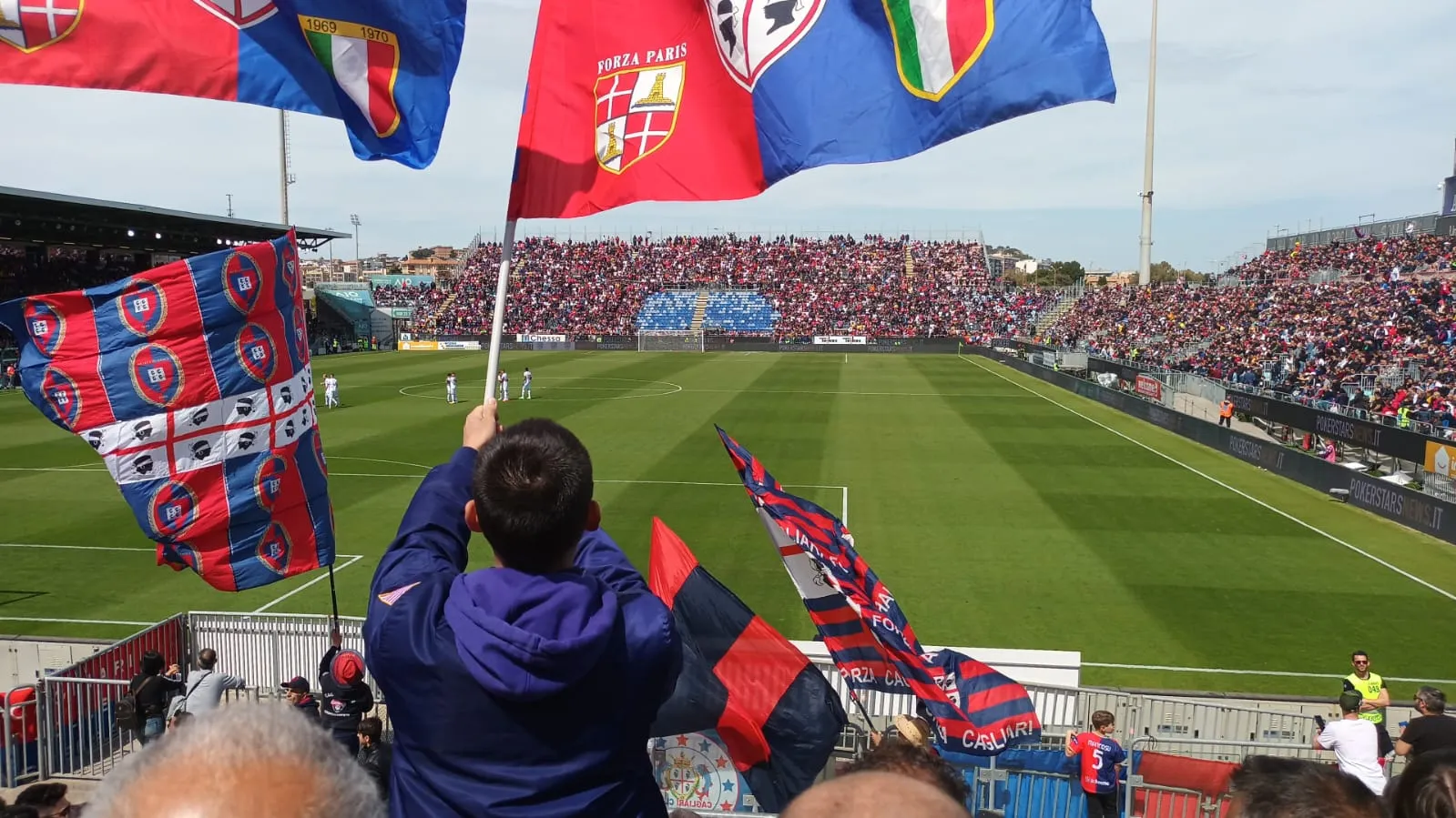 Video Cagliari : la spinta dei tifosi e i gol