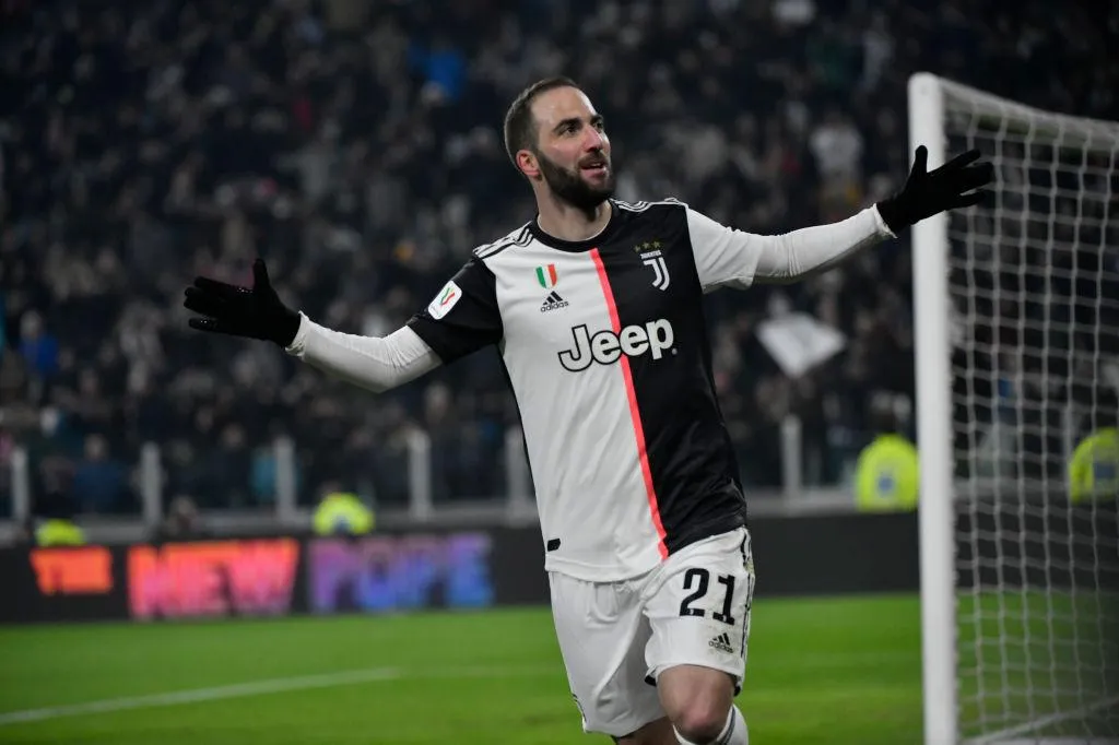 Incredibile! Higuain "scappa" dalla quarantena e vola in Argentina