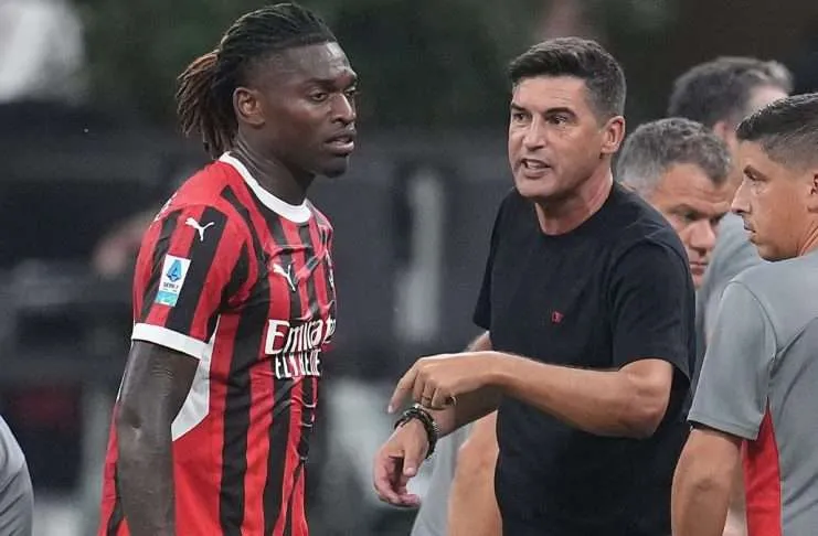 Milan “O io o lui”: sale la tensione intorno a Leao | La richiesta agli agenti