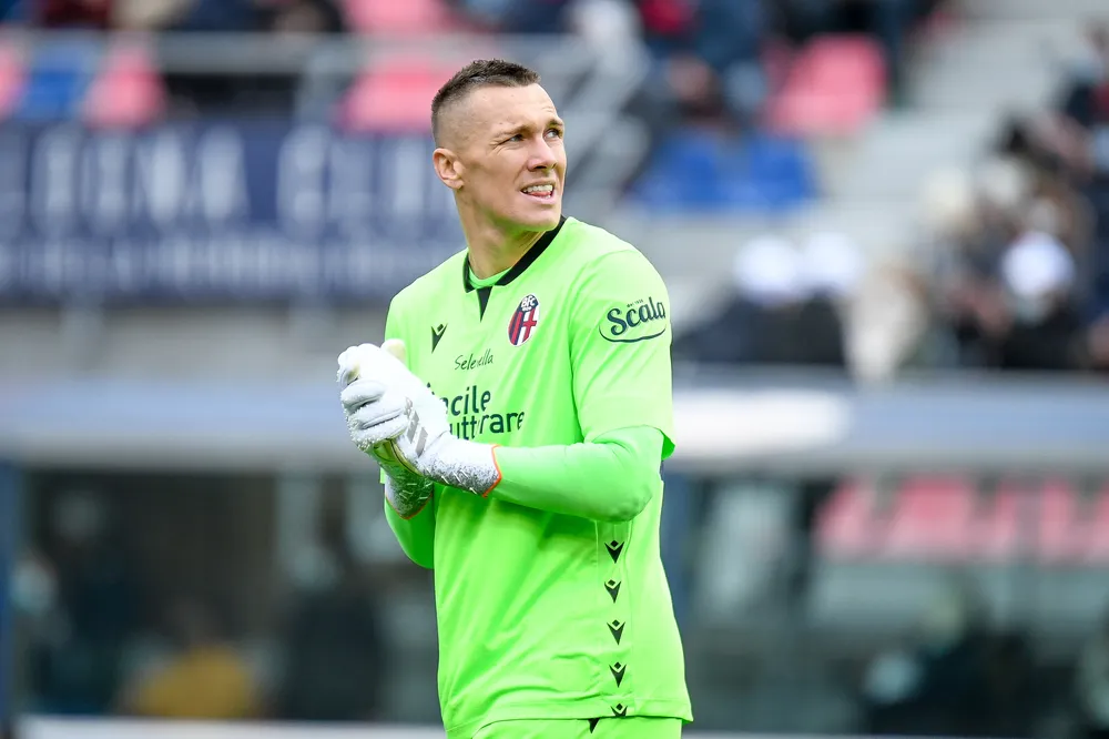 Bologna, brutte notizie: infortunio per Skorupski, al suo posto Ravaglia