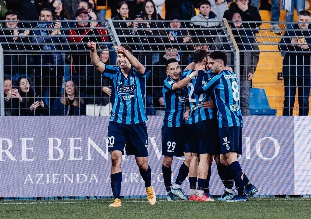 Lecco, la FIGC toglie le castagne dal fuoco: Malgrati in panchina fino a fine stagione