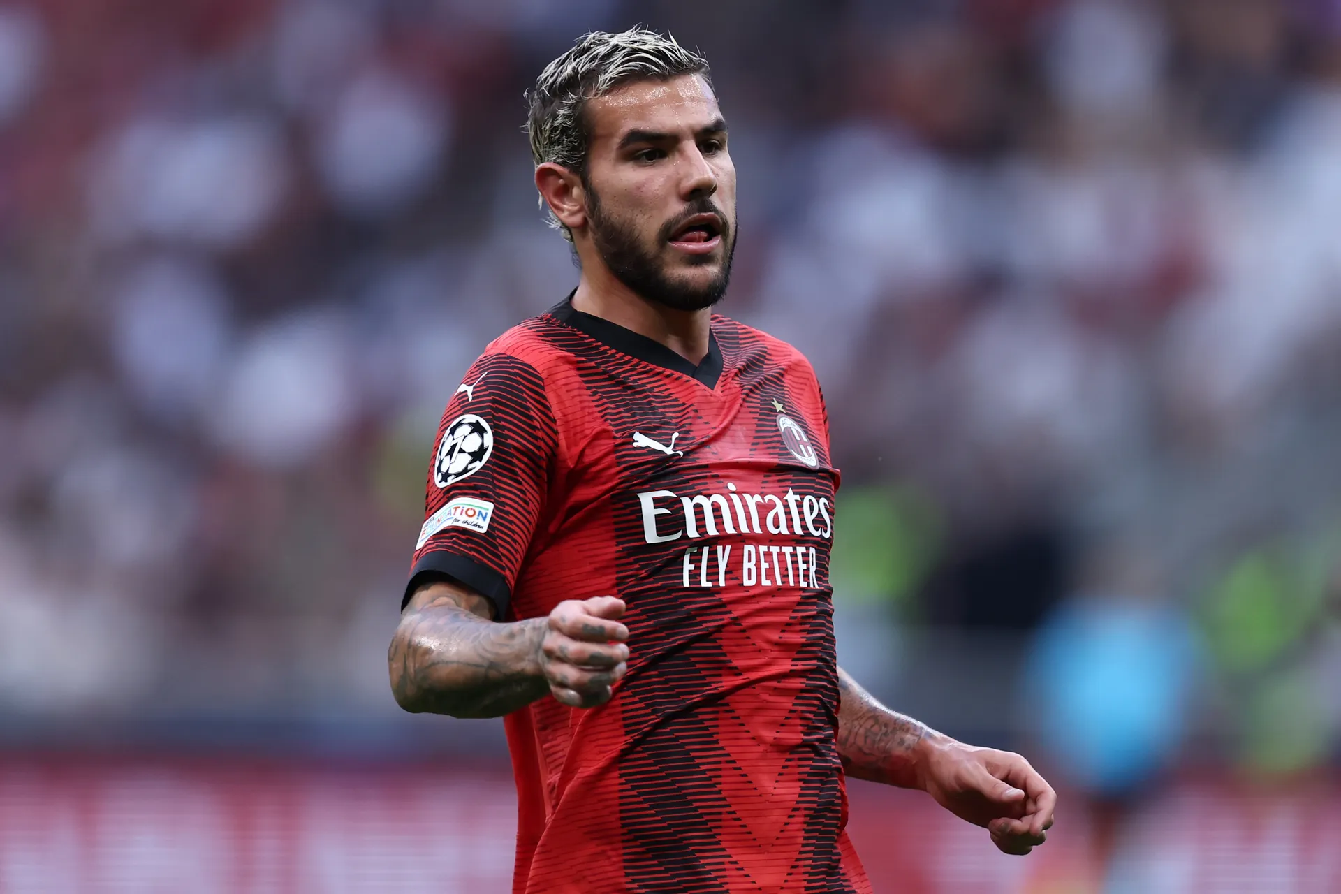 Milan, Ibra erge il muro intorno a Theo Hernandez: pronto il nuovo contratto