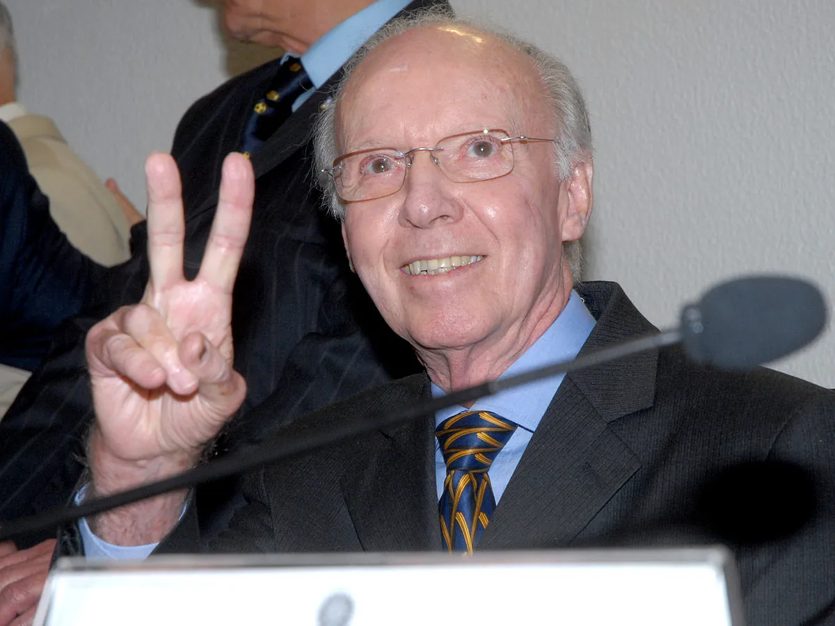 Lutto nel mondo del calcio, addio a Zagallo: è stato quattro volte Campione del Mondo