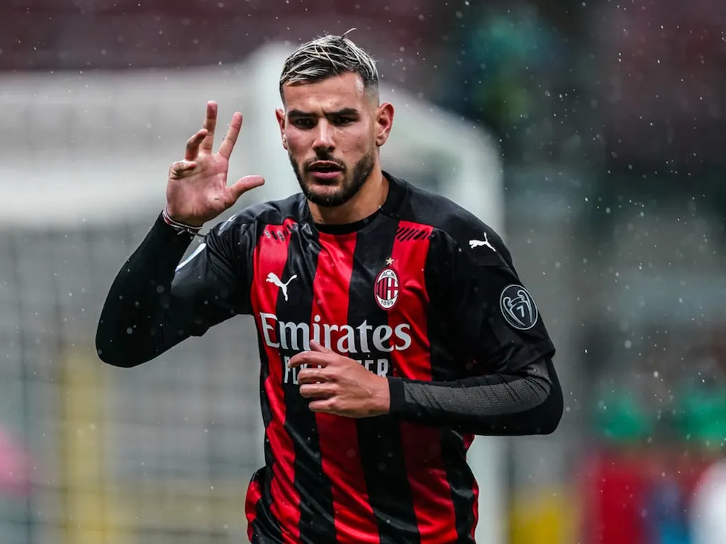 Calciomercato Milan, il Psg fa sul serio: Theo Hernandez in bilico?