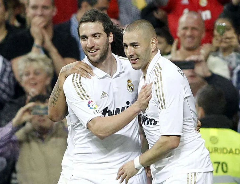 Benzema e Higuain gemelli diversi: una data, opposti destini