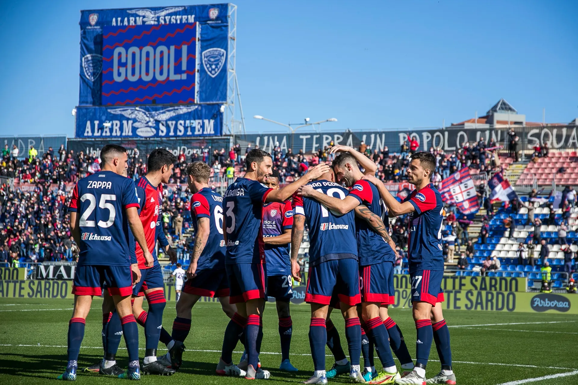 Cagliari: colpaccio a Bergamo in formazione rimaneggiata