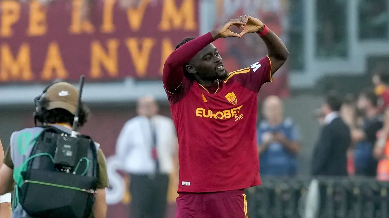 Roma, il Chelsea cambia le priorità: Koné aspetta gennaio con Scott e Wharton avanti nella lista