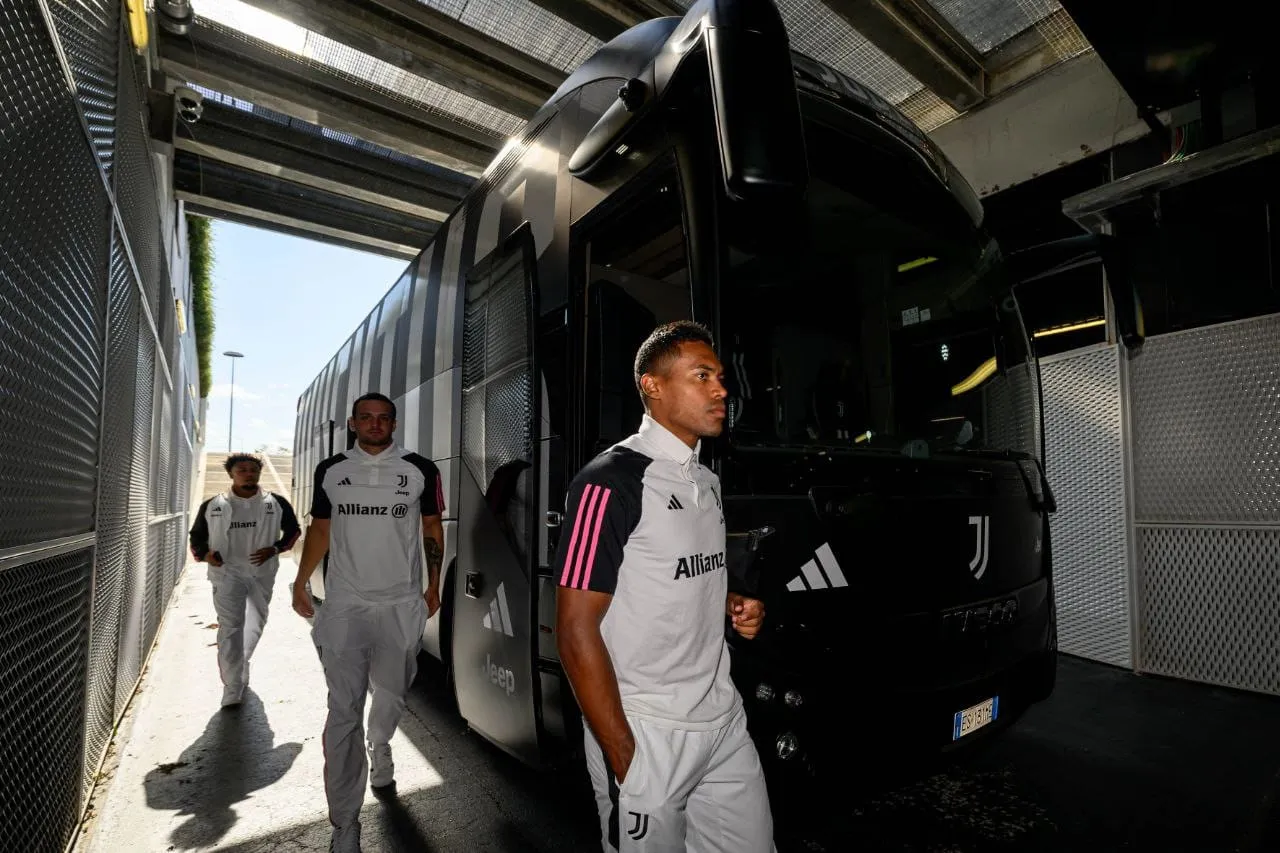 Juventus: Alex Sandro eguaglia Trezeguet
