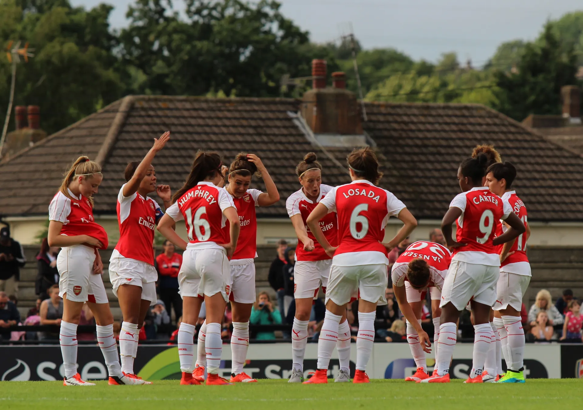 Arsenal Women: sua la Conti Cup Final, paura in campo