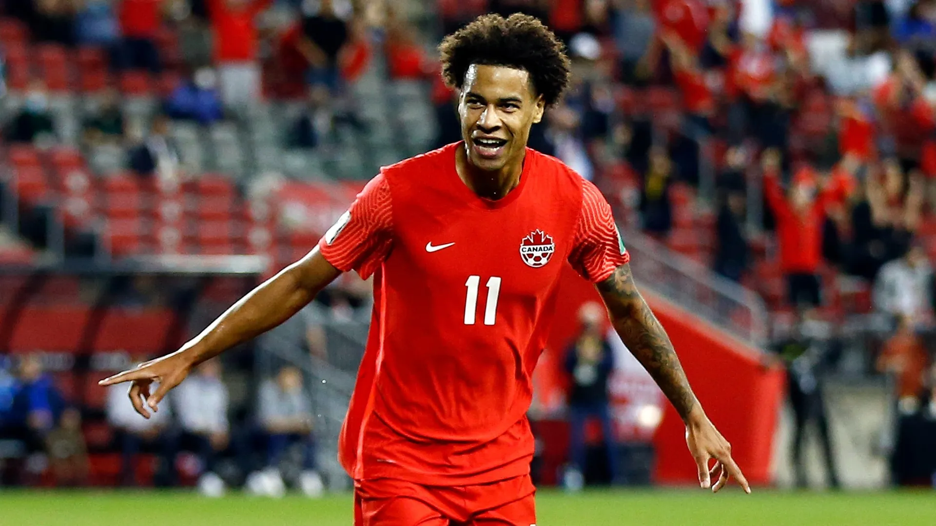 Calciomercato Milan, insidia al Napoli per un esterno canadese