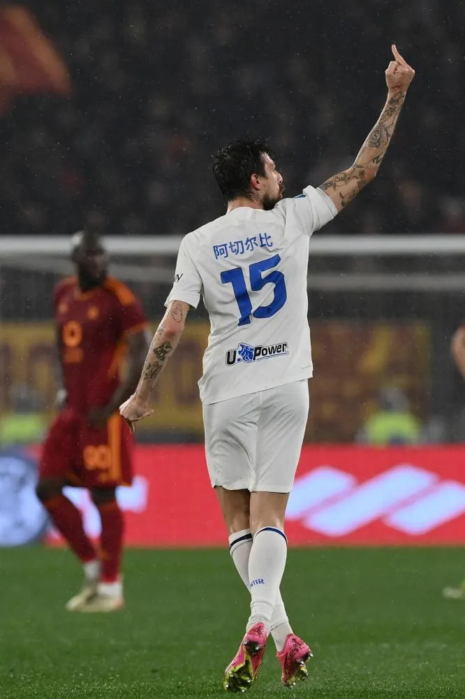 Acerbi, brutto gesto ai tifosi della Roma dopo il goal