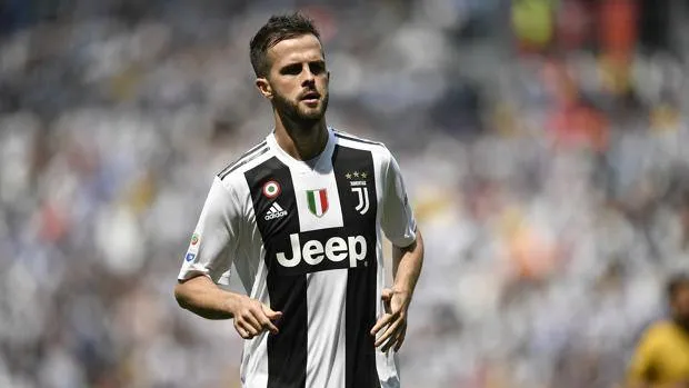 Juve: si ferma Pjanic