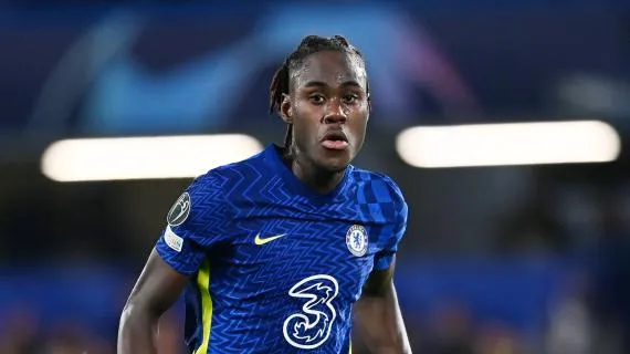 Milan, si valutano le condizioni di Chalobah: contatti con il Chelsea