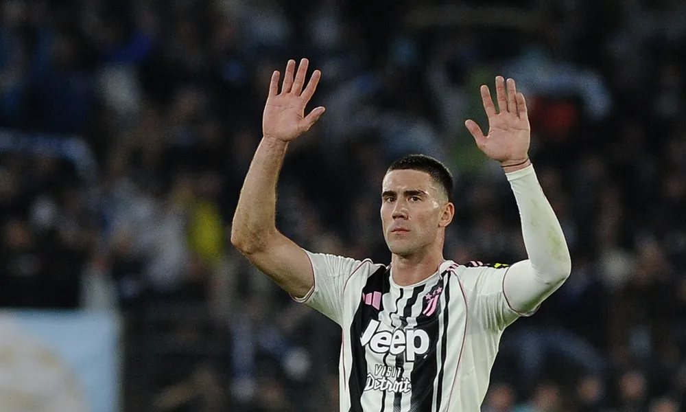 Rinnovo Vlahovic-Juve: bonus e commissioni frenano la firma