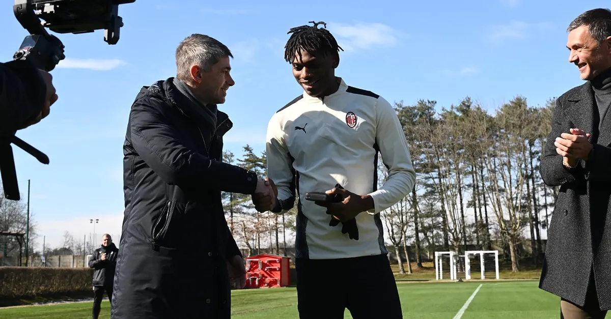 Milan-Leao, sanzione della discordia: Maldini dice no