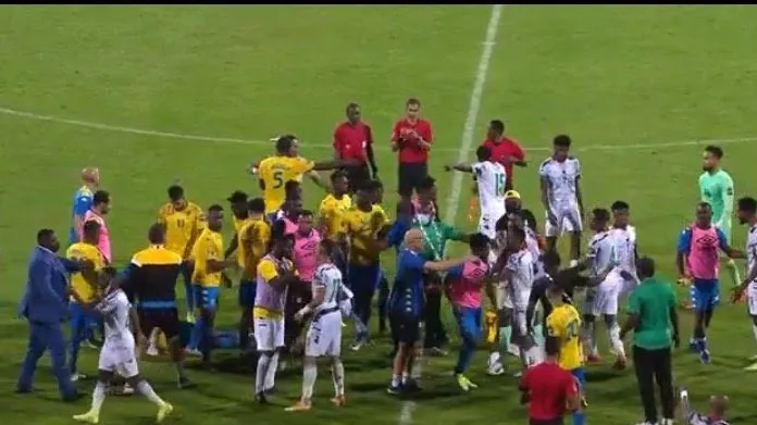 Allevinah riprende il Ghana dell'intramontabile Ayew. Finisce a pugni sull'1-1