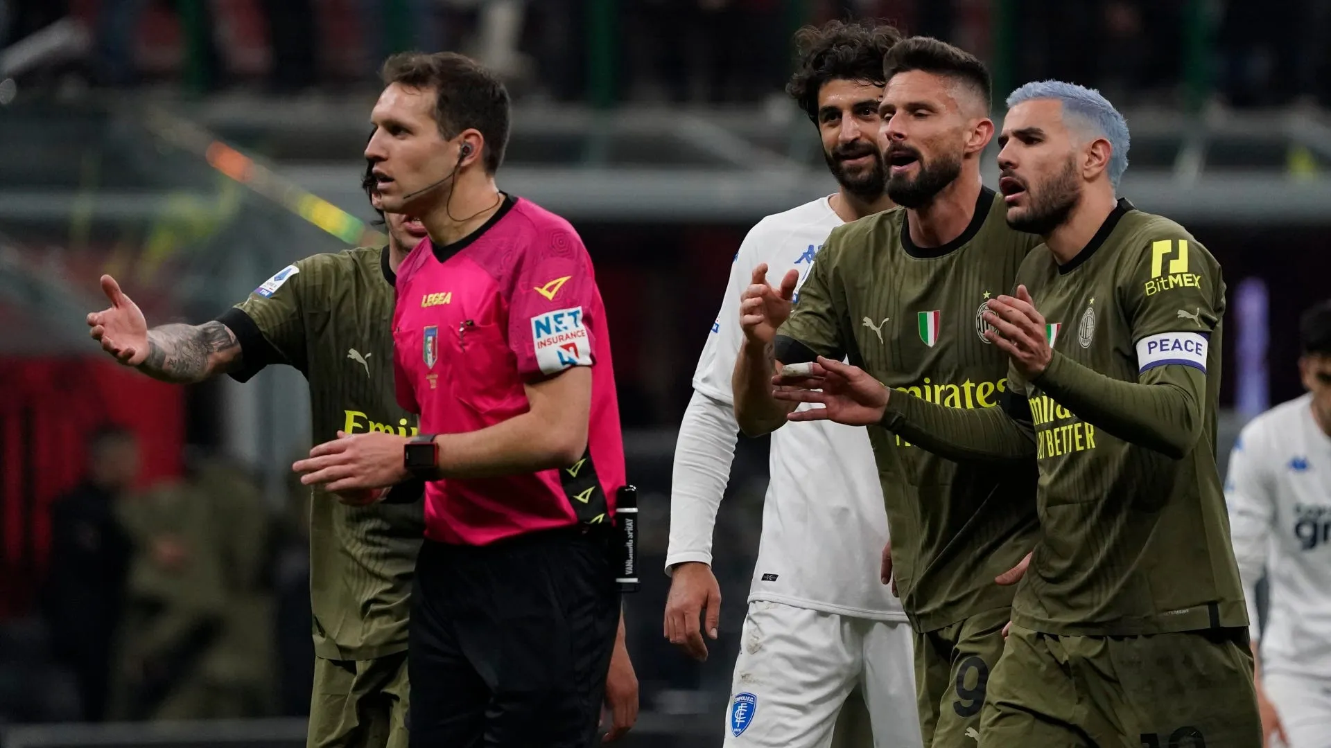 Milan-Empoli, i rossoneri recriminano un rigore su Theo Hernandez
