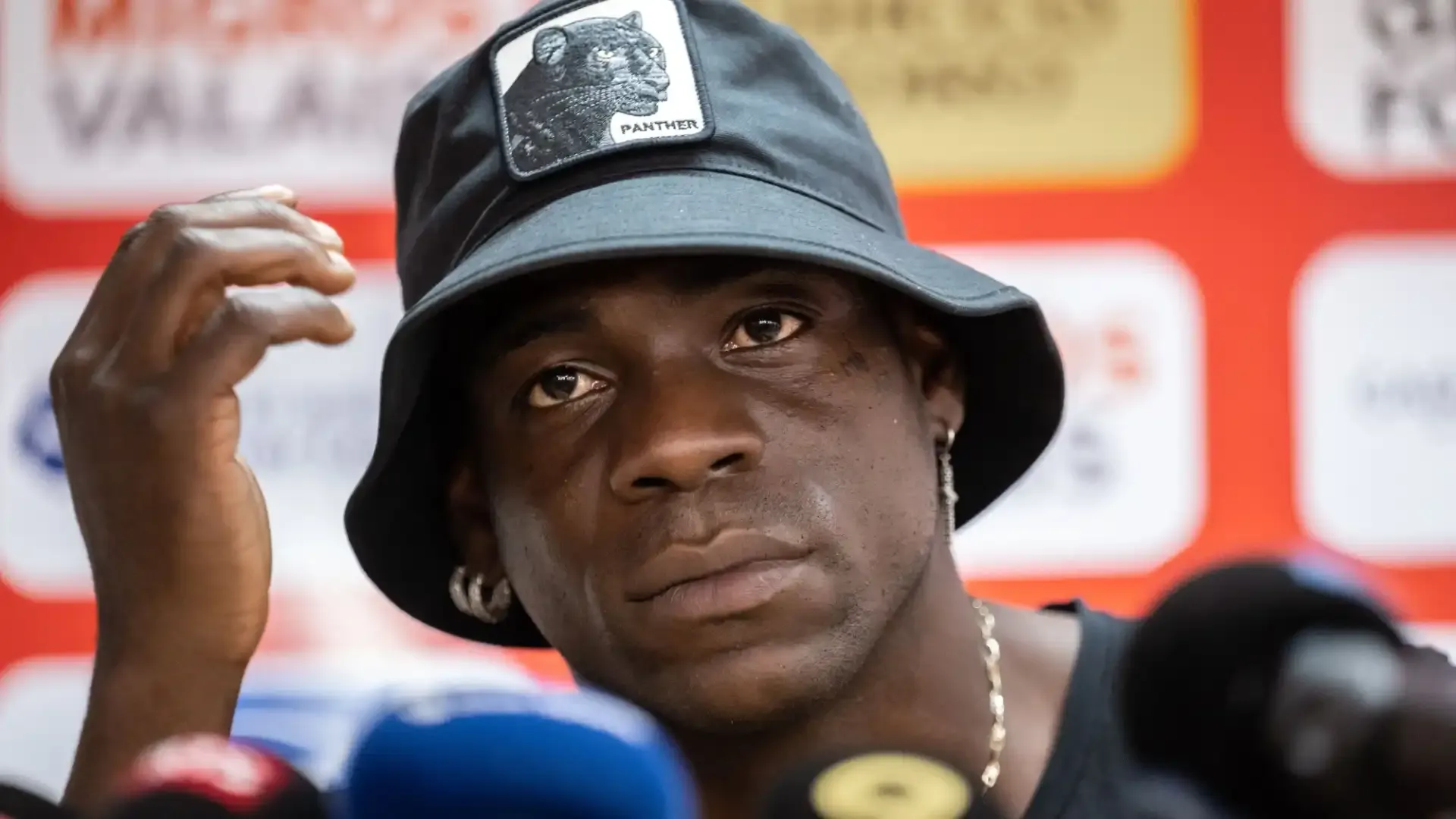 Milan, senti da che pulpito: Balotelli critica Leao per lo scarso impegno