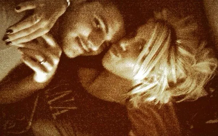 Icardi chiede perdono a Wanda Nara: "Stringimi forte e non lasciarmi mai andare"