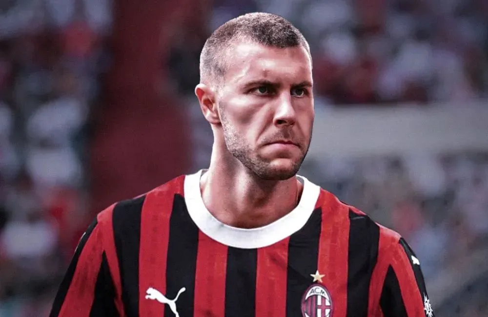 Milan, difesa da registrare: solo Pavlovic convince