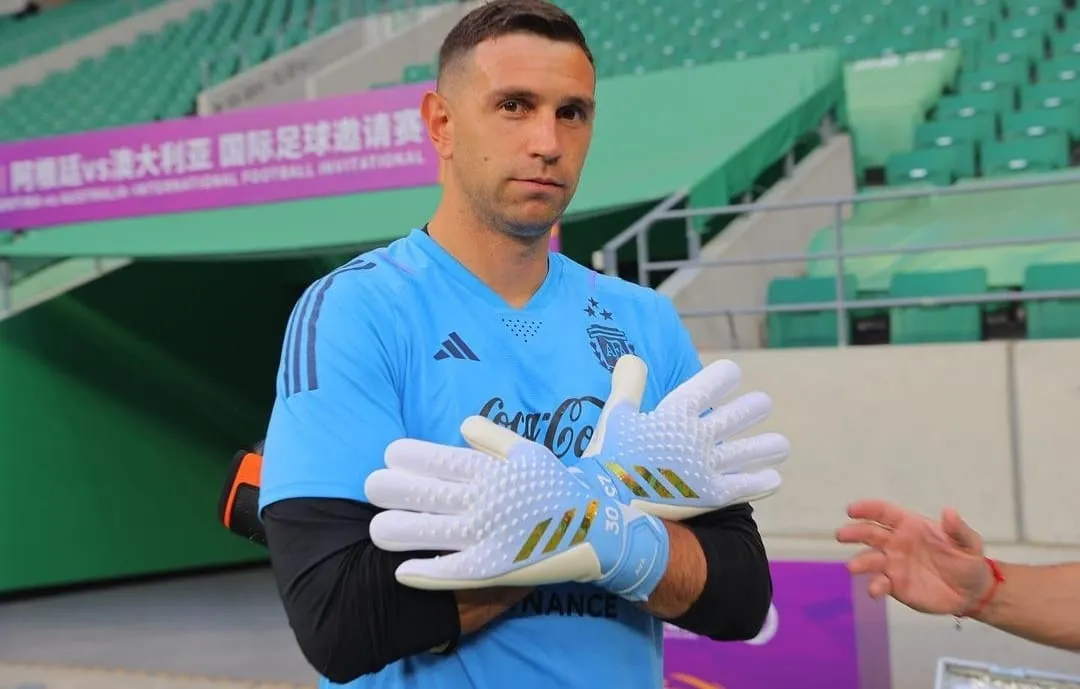 Inter: nel mirino il Dibu Martinez