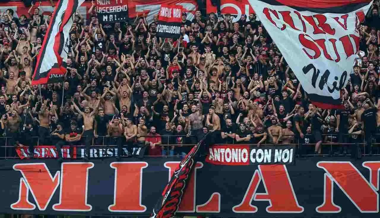 Milan, l’ira dei tifosi:” Perché arrivare agli ultimi giorni per un attaccante?”
