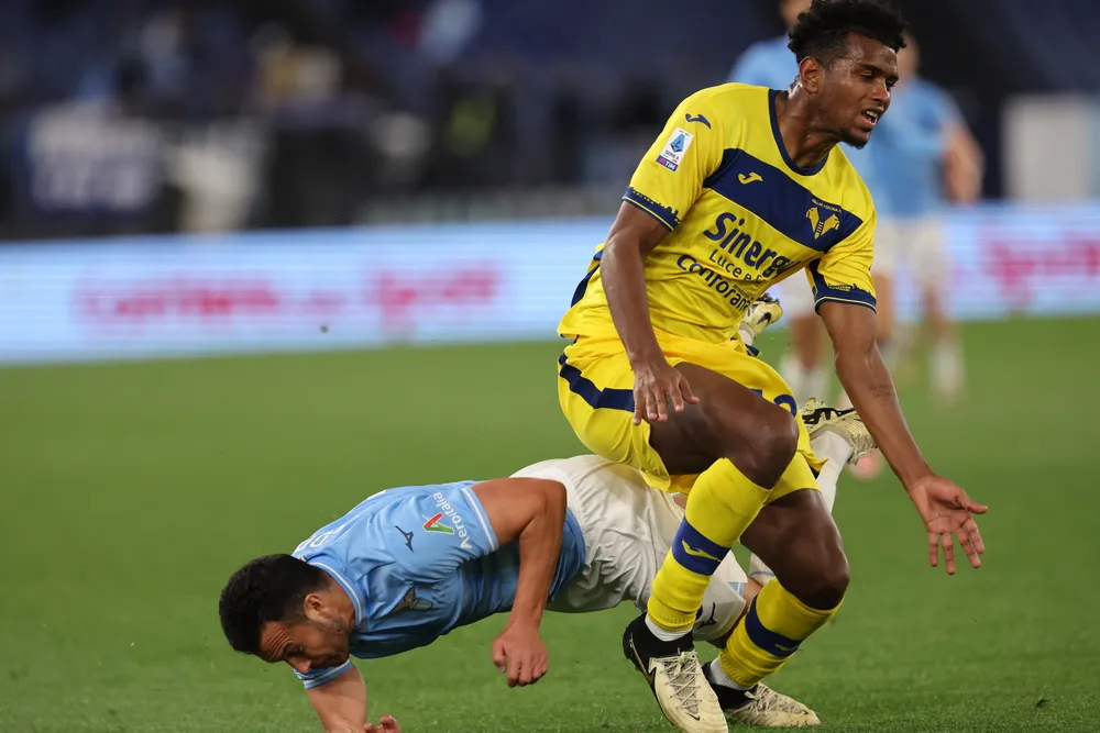 Hellas Verona, l'esterno tra Inter e Juventus: la situazione