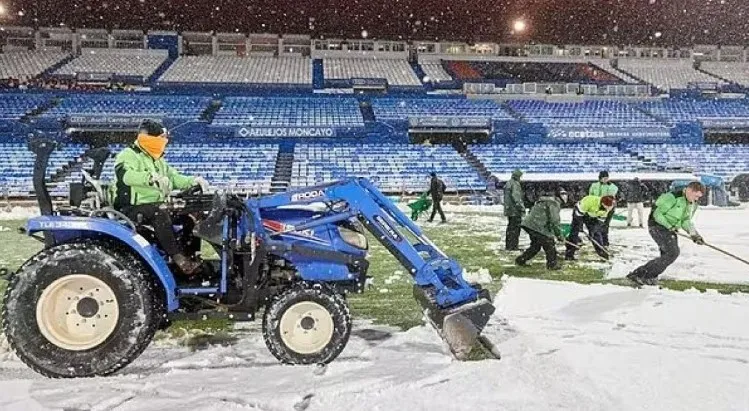 Real Saragozza-Andorra: trattore in campo
