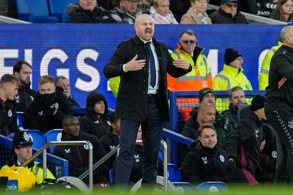 Dyche fa la storia dell'Everton. Liverpool, addio titolo?