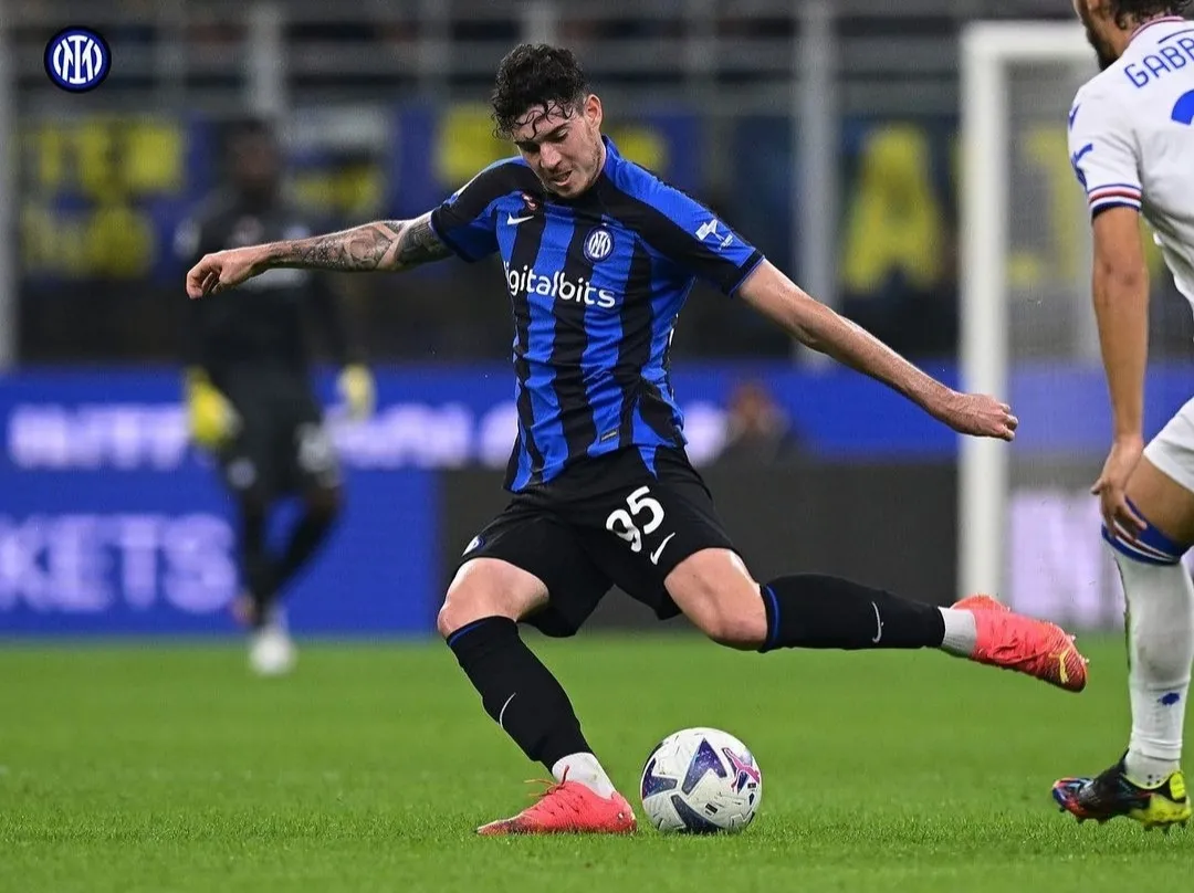 Inter, Bastoni celebra la vittoria e sigilla il futuro: "Rinnovo? Arriverà il mio turno.."