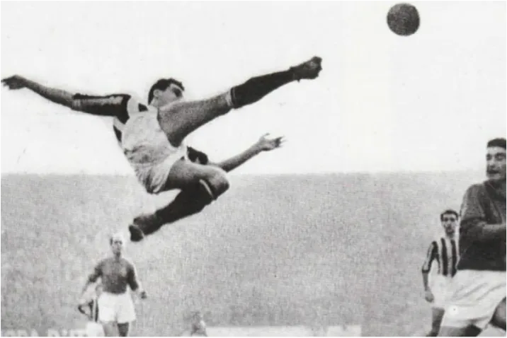 Storia e origine della rovesciata "Panini"