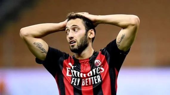 Sirene inglesi per Calhanoglu, il Manchester United fa sul serio