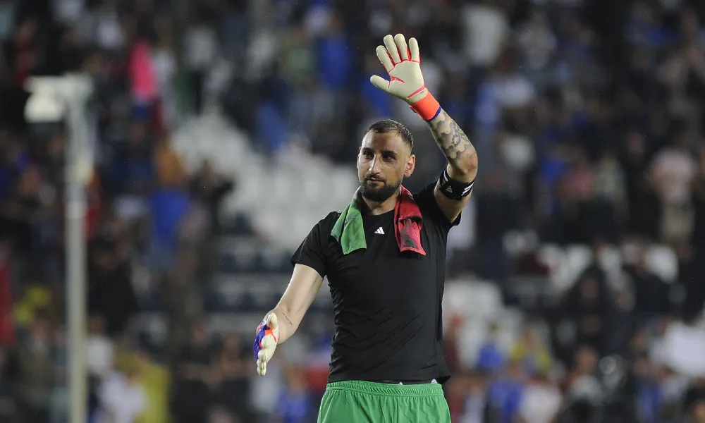 PSG, Safonov brilla. E Donnarumma rischia...