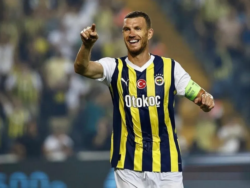 Fenerbahce, buona la prima con doppio Dzeko