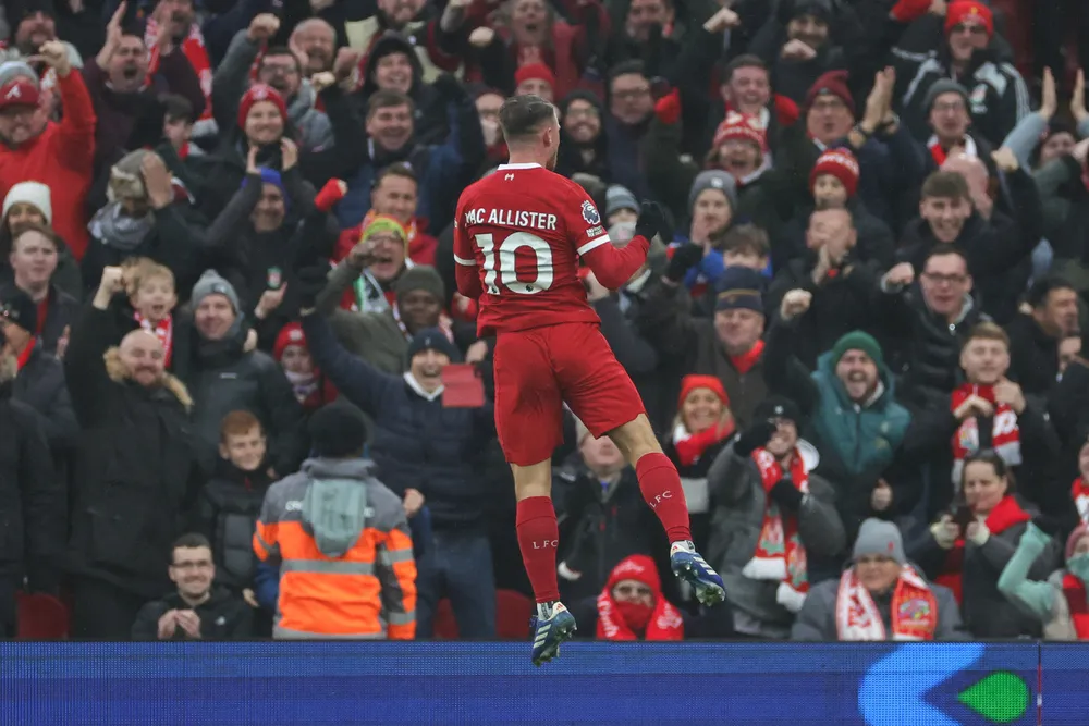 La Premier scalda i motori: 3-0 secco del Liverpool sullo United a due settimane dall'inizio